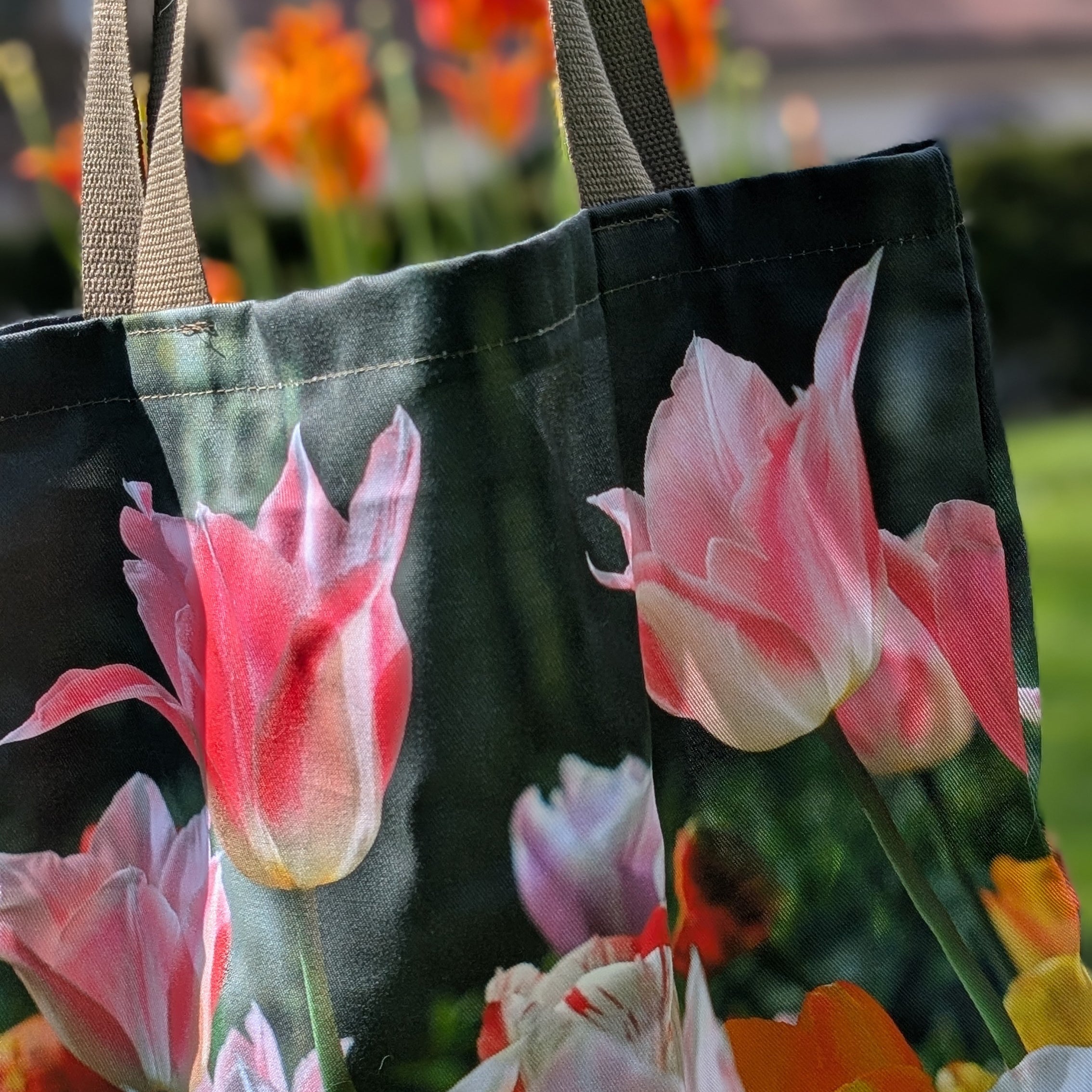 Tulip tote bag